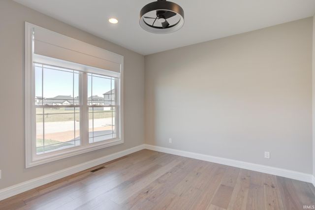 8633 Crenshaw Drive, Newburgh, IN 47630