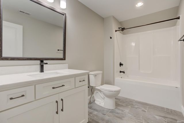 8633 Crenshaw Drive, Newburgh, IN 47630
