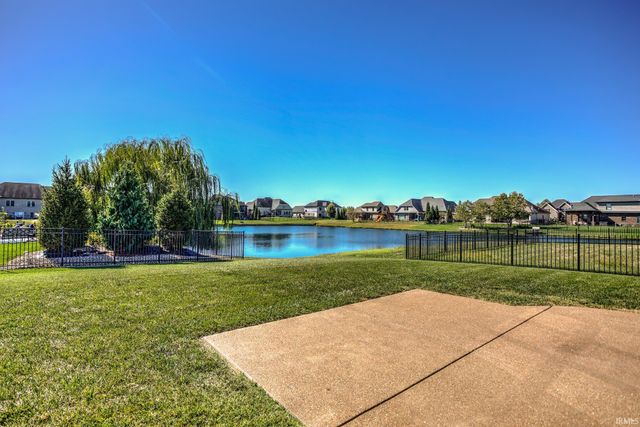 8633 Crenshaw Drive, Newburgh, IN 47630