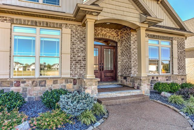 8633 Crenshaw Drive, Newburgh, IN 47630