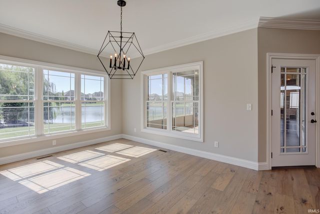 8633 Crenshaw Drive, Newburgh, IN 47630