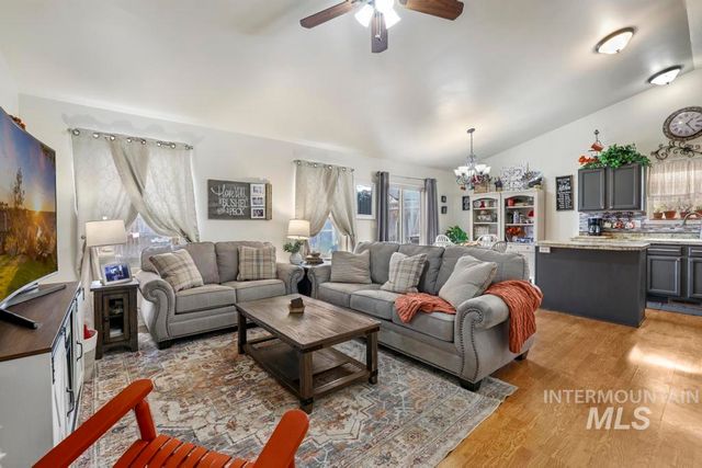 1567 Dana St., Twin Falls, ID 83301