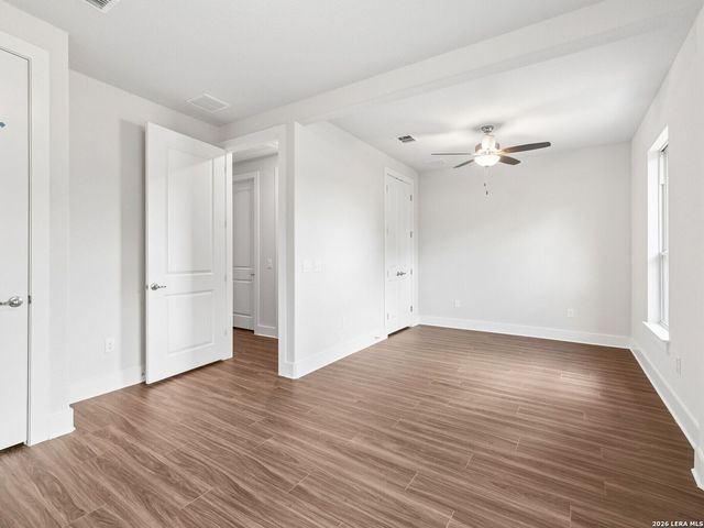 104 Allin Oaks, Universal City, TX 78148