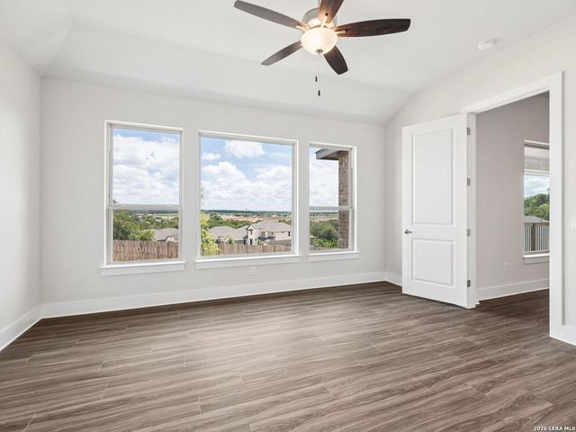 104 Allin Oaks, Universal City, TX 78148
