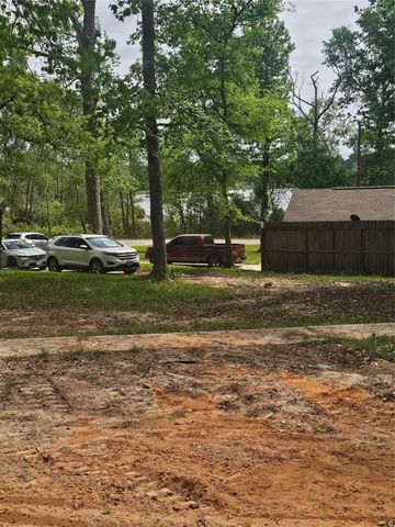 13095 Royal Shores Drive, Conroe, TX 77303