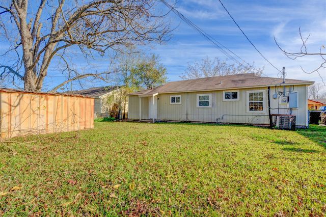 9506 Sierra Drive, Houston, TX 77051