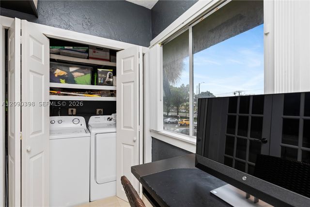 8400 W Sample Rd 206, Coral Springs, FL 33065