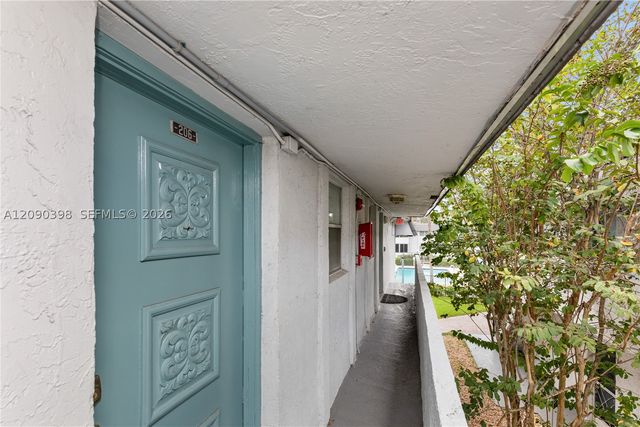 8400 W Sample Rd 206, Coral Springs, FL 33065