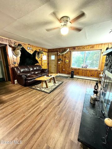 24 N Shore Road, Edinburg, NY 12134