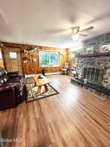 24 N Shore Road, Edinburg, NY 12134