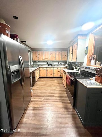 24 N Shore Road, Edinburg, NY 12134