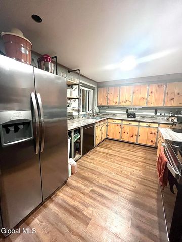 24 N Shore Road, Edinburg, NY 12134