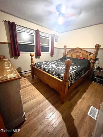 24 N Shore Road, Edinburg, NY 12134