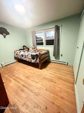 24 N Shore Road, Edinburg, NY 12134