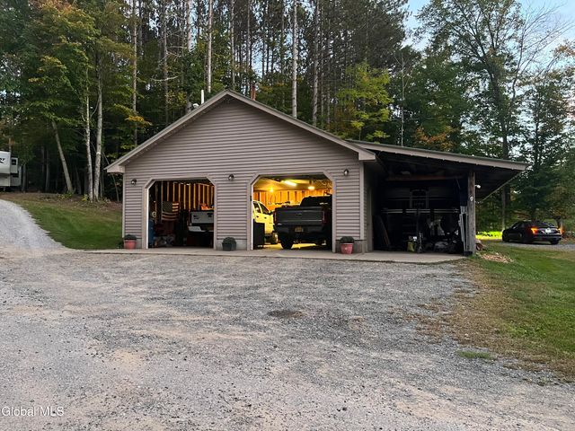 24 N Shore Road, Edinburg, NY 12134