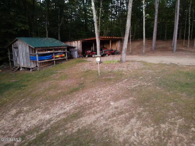 24 N Shore Road, Edinburg, NY 12134