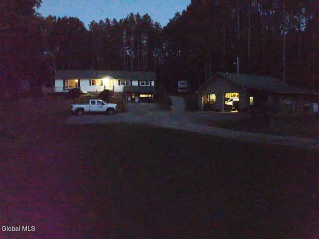 24 N Shore Road, Edinburg, NY 12134