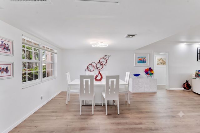 3900 Oaks Clubhouse Drive 110, Pompano Beach, FL 33069