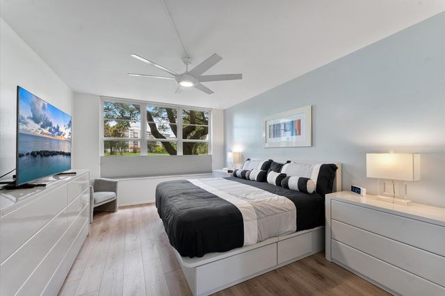 3900 Oaks Clubhouse Drive 110, Pompano Beach, FL 33069