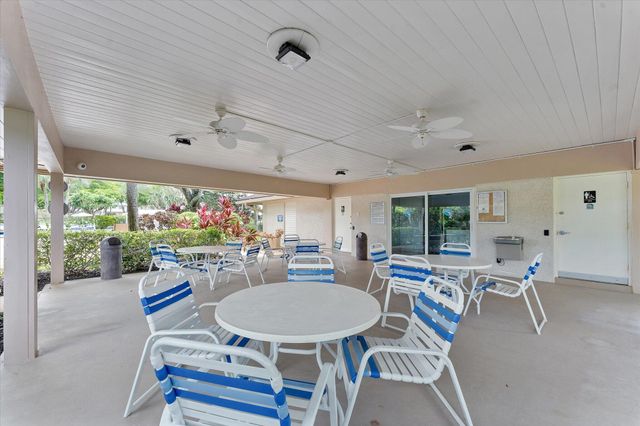 3900 Oaks Clubhouse Drive 110, Pompano Beach, FL 33069