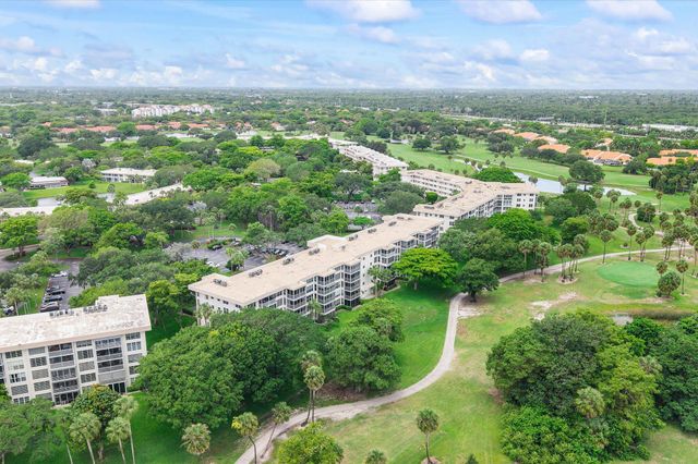 3900 Oaks Clubhouse Drive 110, Pompano Beach, FL 33069