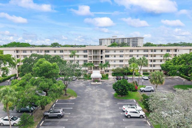 3900 Oaks Clubhouse Drive 110, Pompano Beach, FL 33069