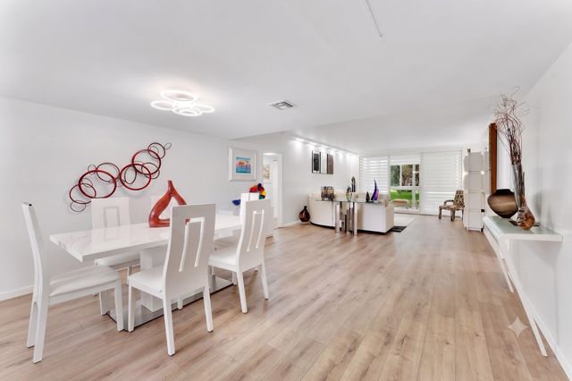 3900 Oaks Clubhouse Drive 110, Pompano Beach, FL 33069