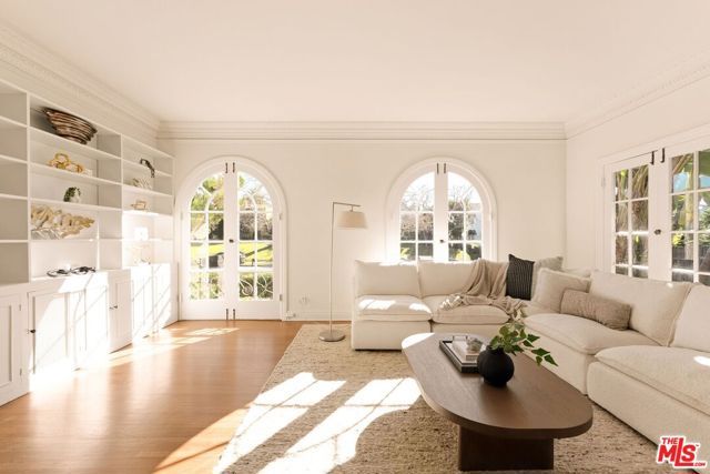 441 S Muirfield Road, Los Angeles, CA 90020