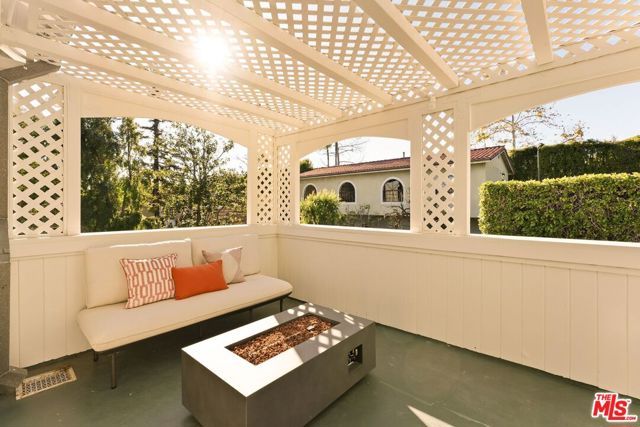 441 S Muirfield Road, Los Angeles, CA 90020