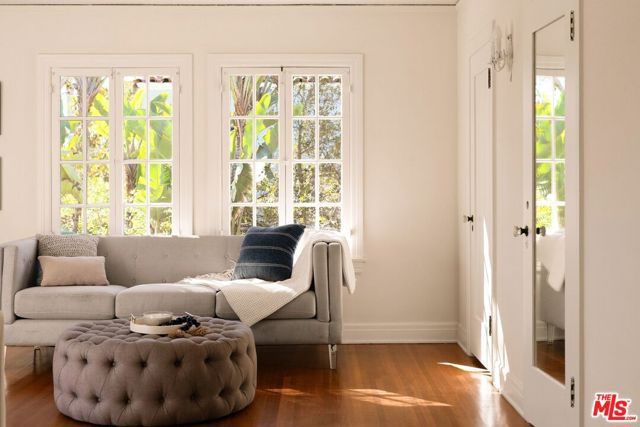 441 S Muirfield Road, Los Angeles, CA 90020