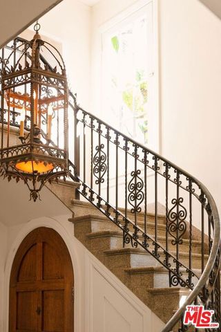 441 S Muirfield Road, Los Angeles, CA 90020