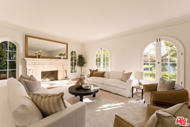 441 S Muirfield Road, Los Angeles, CA 90020