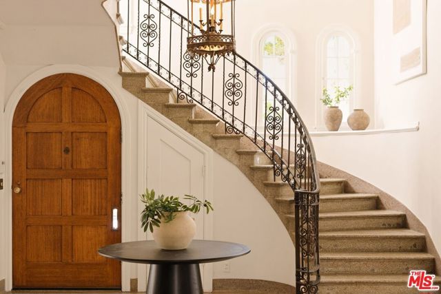 441 S Muirfield Road, Los Angeles, CA 90020