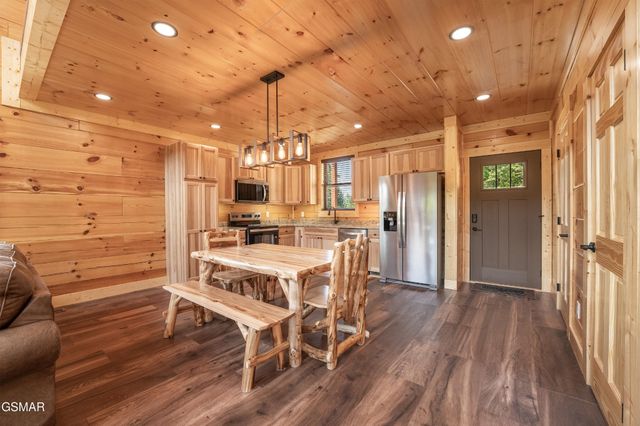 1904 Starr Street, Sevierville, TN 37876