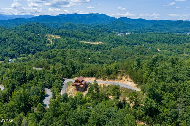 1904 Starr Street, Sevierville, TN 37876