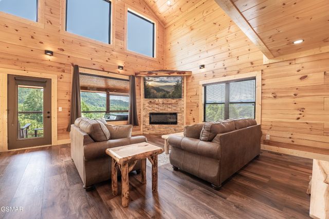 1904 Starr Street, Sevierville, TN 37876