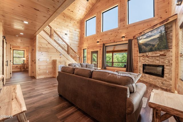 1904 Starr Street, Sevierville, TN 37876