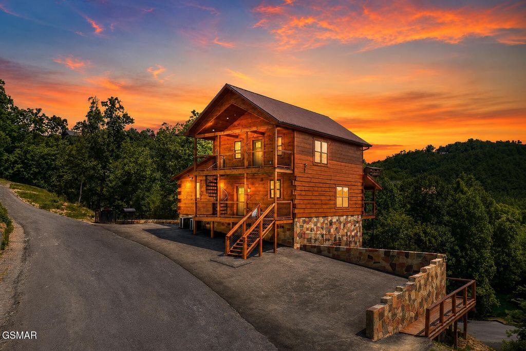 1904 Starr Street, Sevierville, TN 37876