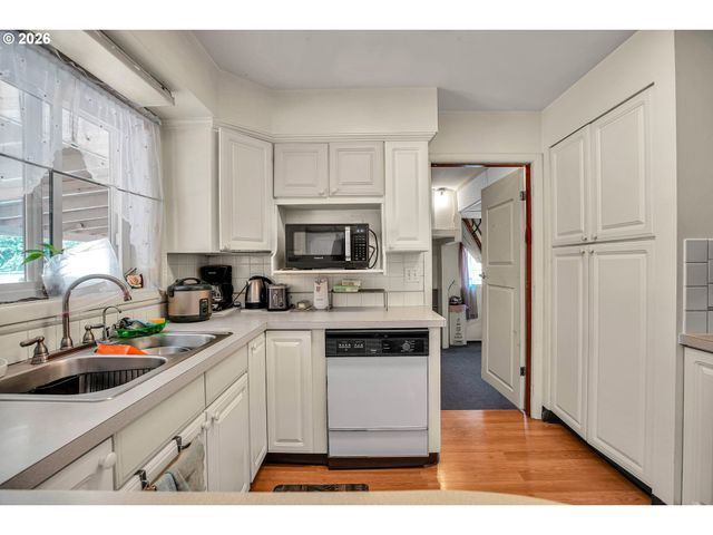 2249 Se 185TH Ave, Portland, OR 97233