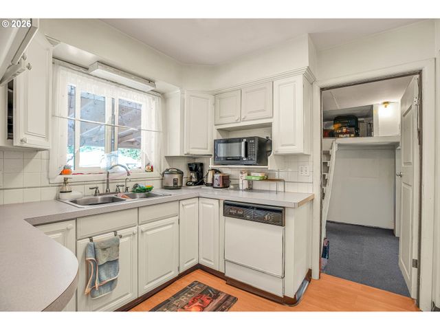 2249 Se 185TH Ave, Portland, OR 97233