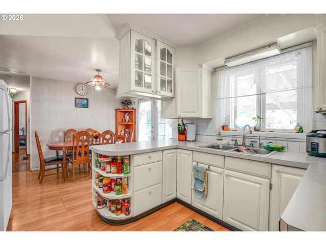 2249 Se 185TH Ave, Portland, OR 97233