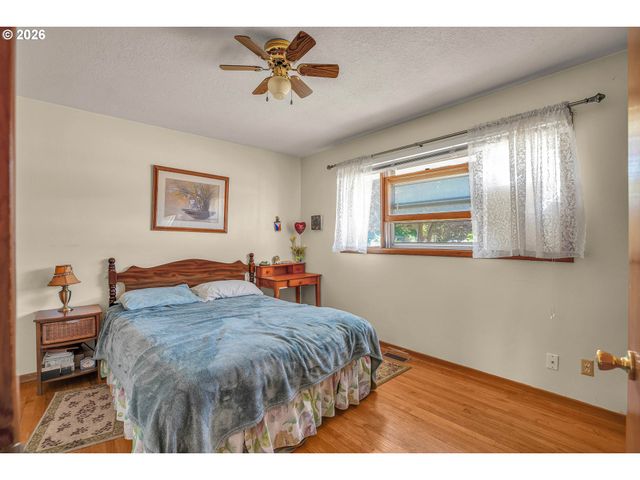 2249 Se 185TH Ave, Portland, OR 97233