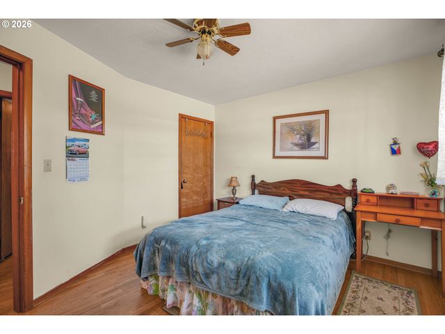 2249 Se 185TH Ave, Portland, OR 97233