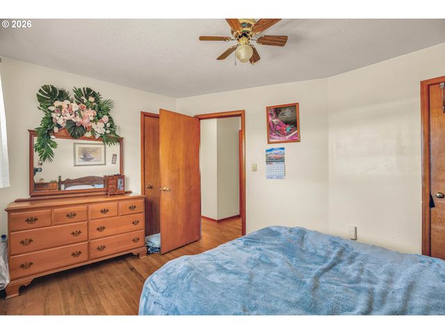 2249 Se 185TH Ave, Portland, OR 97233