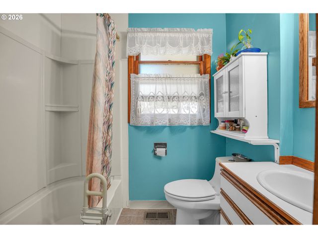 2249 Se 185TH Ave, Portland, OR 97233