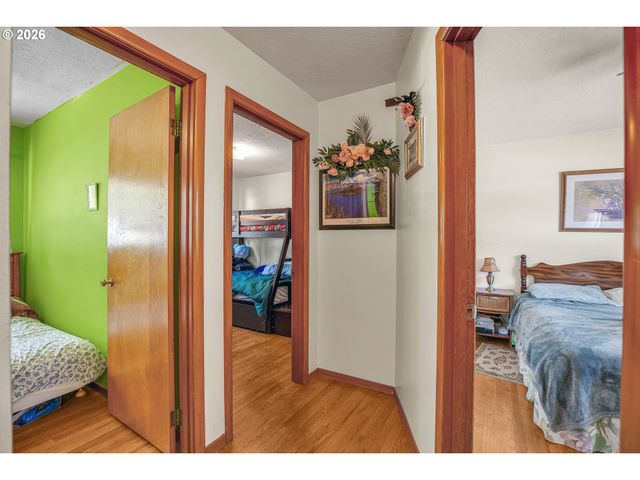 2249 Se 185TH Ave, Portland, OR 97233