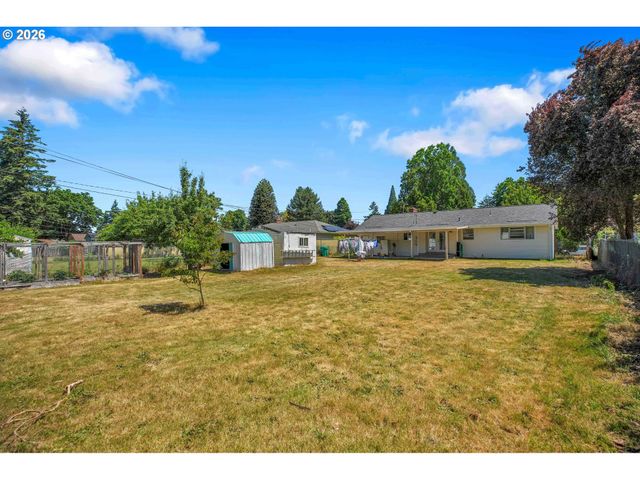 2249 Se 185TH Ave, Portland, OR 97233