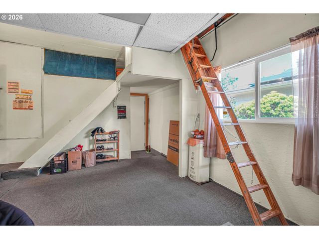 2249 Se 185TH Ave, Portland, OR 97233