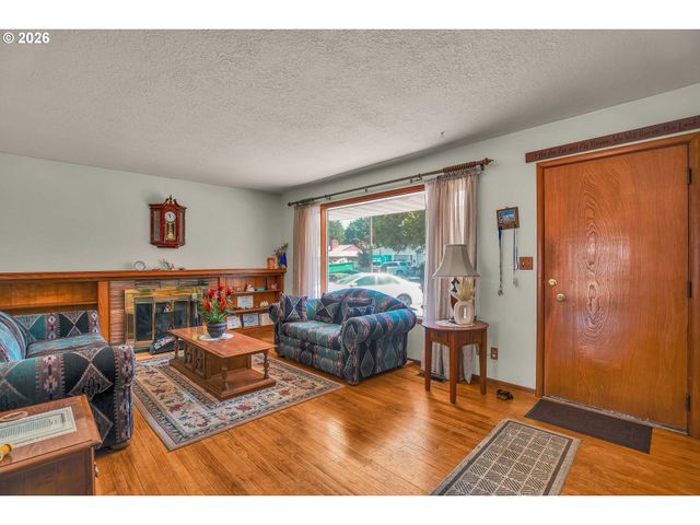 2249 Se 185TH Ave, Portland, OR 97233