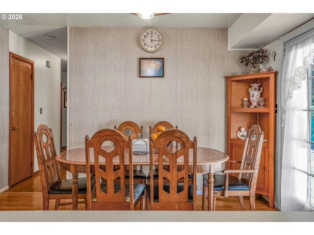 2249 Se 185TH Ave, Portland, OR 97233